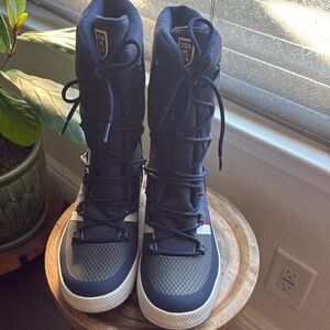 NWOT Under Armour Women's Team Govie Winter Boots